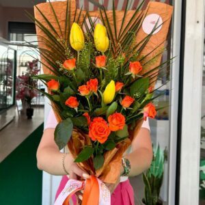 Lale ve Çardak Gül Buketi