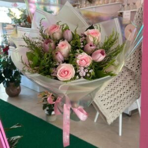 Pembe Gül ve Lale Buketi