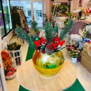 Gold Saksıda Yapay Noel Aranjmanı