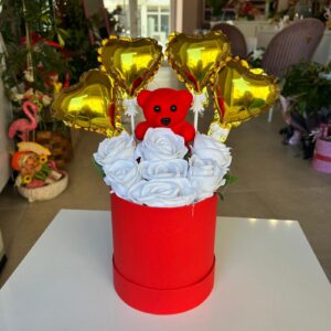 Yapay Gül Balon Ve Ayıcıklı Kutu Aranjmanı