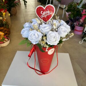 Uzun Çantada Yapay Gül Aranjmanı