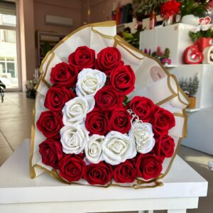 Kalp Prenses Taçlı Yapay Gül Buketi