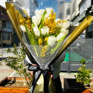 Beyaz Lale Ve Mimoza Buketi